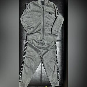 🎈BABY JORDAN SWEATSUIT